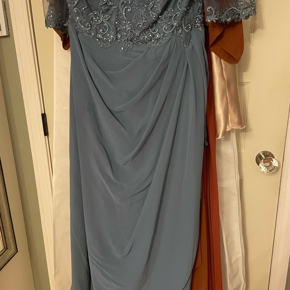 Mother of the bride dress - Picture 4 of 5